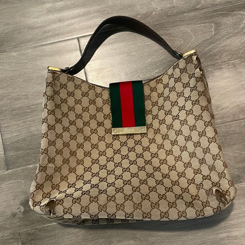 Gucci canvas should bag.